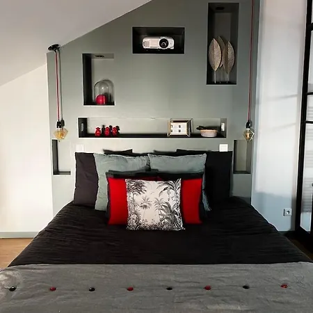 Entre Nous Le Marechal * سوموور