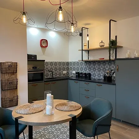 Entre Nous Le Marechal *