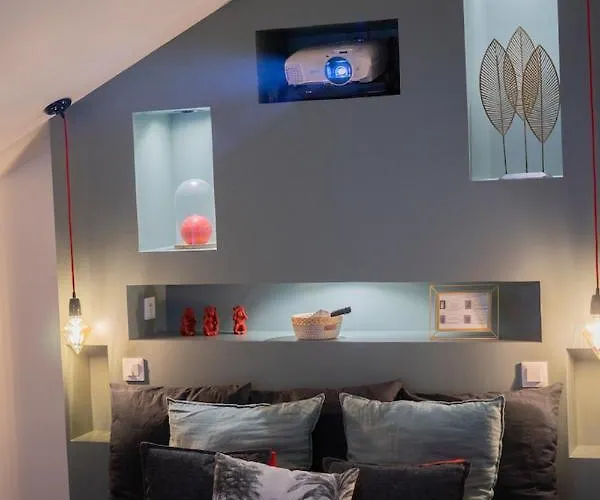 Entre Nous Le Marechal