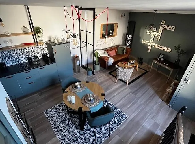 Entre Nous Le Marechal * Сомюр