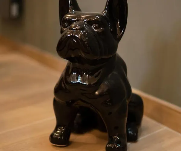 Entre Nous Le Marechal