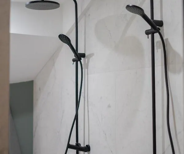 Entre Nous Le Marechal